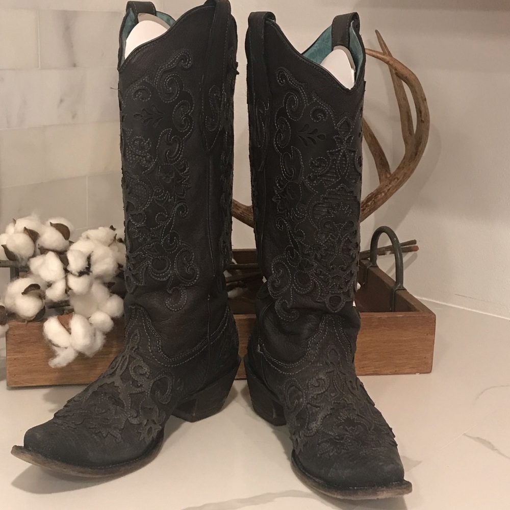Corral Vintage Snip Toe boots